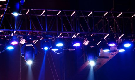 Location de jeux de lumière pour concert en extérieur à Nîmes